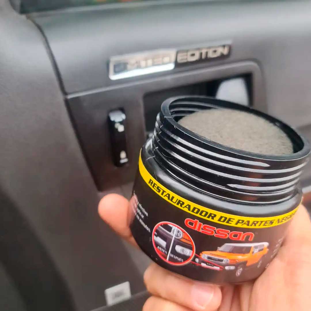 RESTAURADOR PARTES NEGRAS CarDetail®